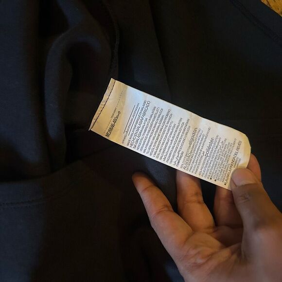 New Under Armour Pullover - Picture 4 of 5